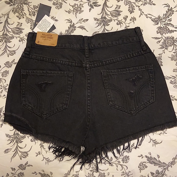 Black Hollister short short high-rise - Picture 2 of 3